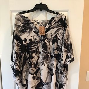 Black white floral pattern lightweight top, XL